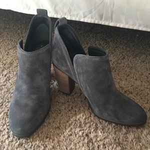 VINCE CAMUTO Francia Booties